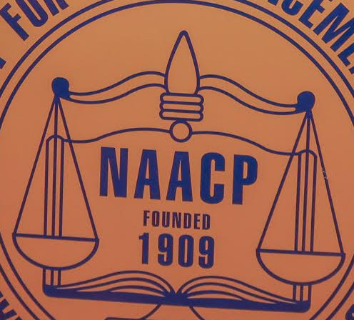 NAACP Organizes to Encourage Kids On First Day of School.