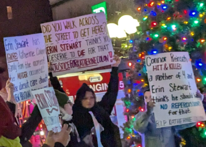 “Justice for Katherine” Protesters Interrupt Stewart at Christmas Tree Lighting