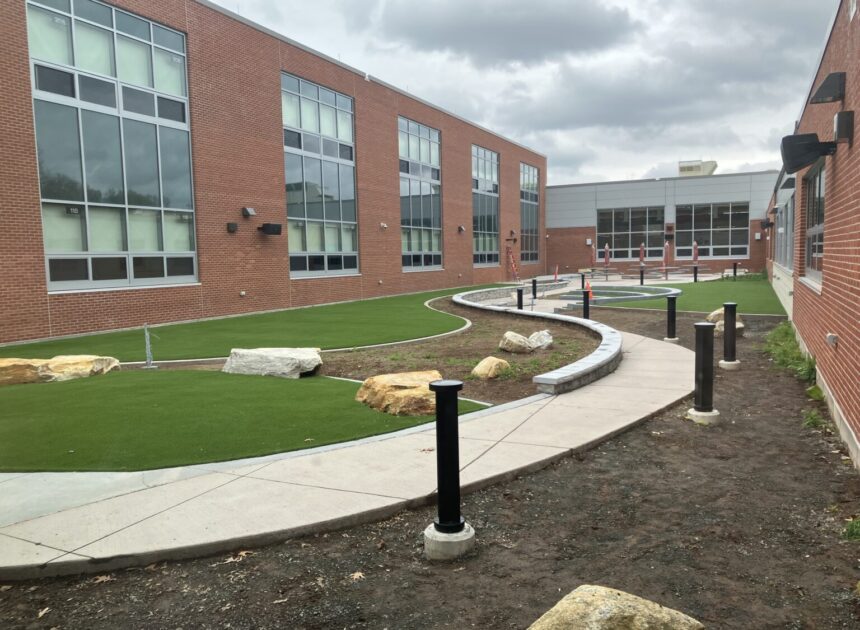 New Holmes Elementary Nears Completion